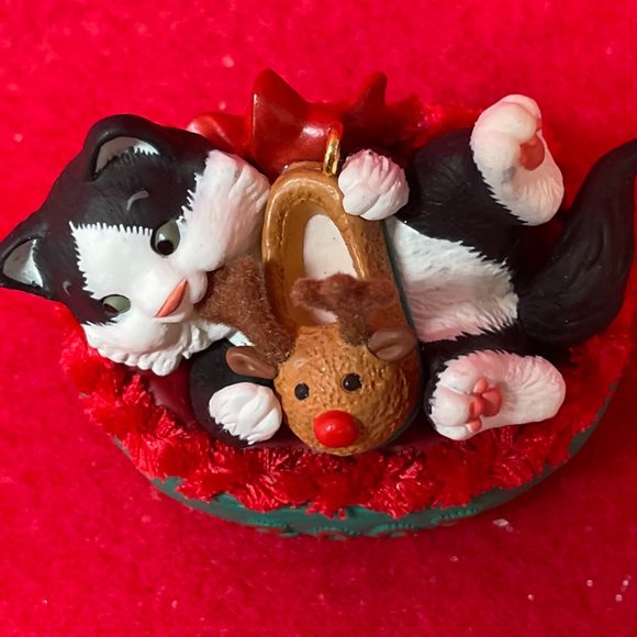 Mischievous Kittens Hallmark Ornament - Picture 3 of 6